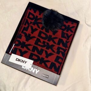 Brand New DKNY Women's Chenille Logo Faux Fur Pom Beanie & Scarf Boxed Gift Set